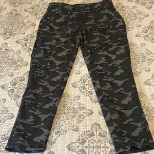Banana Republic Gray Camouflage Capri Pants
